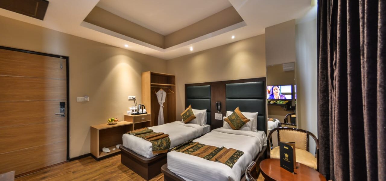 Golden tulip 3